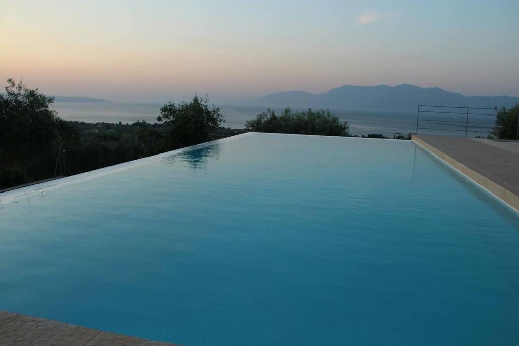 Panoramic View Summerhouse Loukissia Экстерьер фото