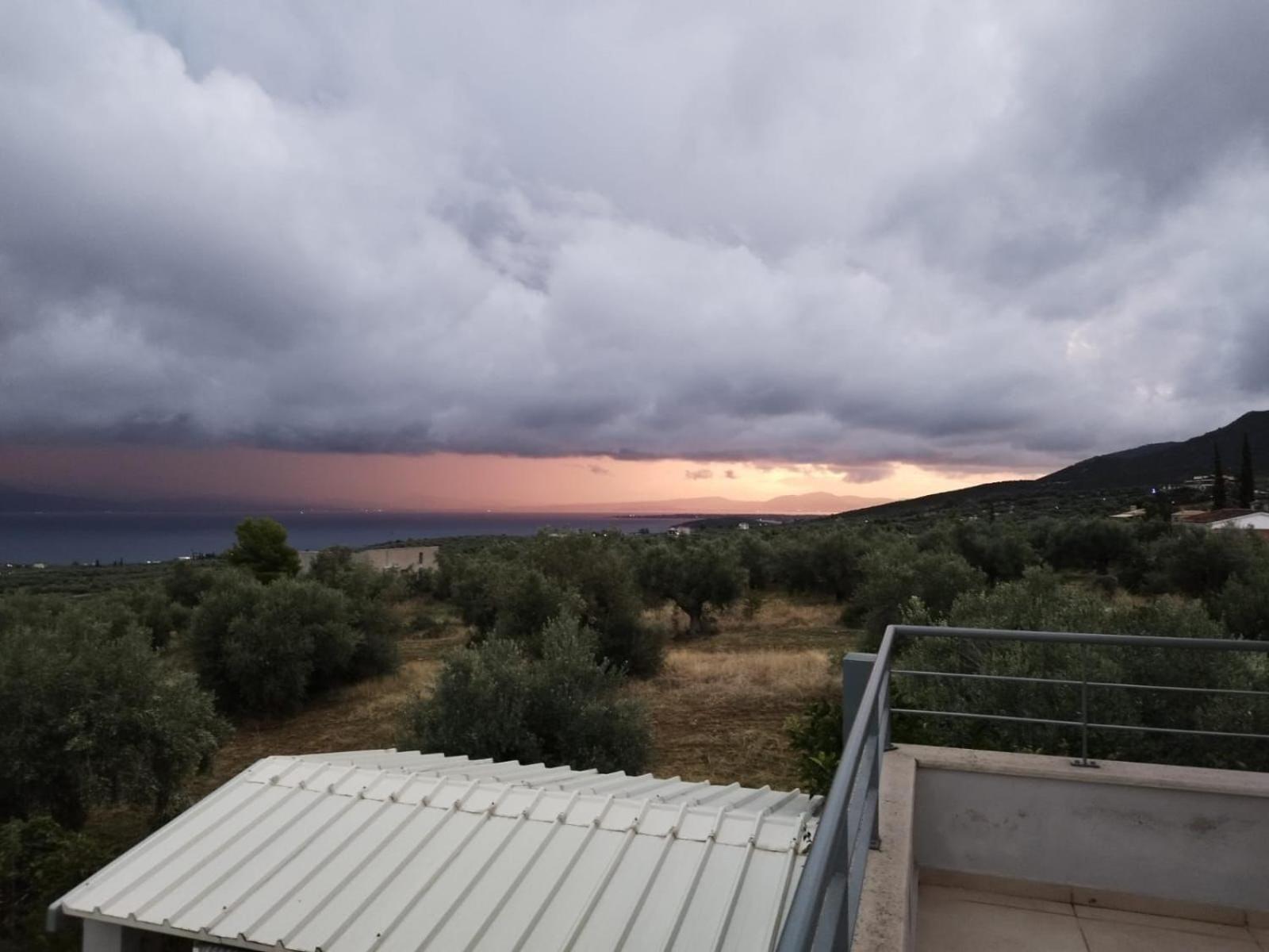 Panoramic View Summerhouse Loukissia Экстерьер фото